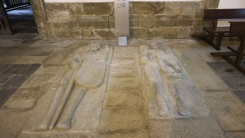 Tumbas de los Andrade en el monasterio de Monfero.