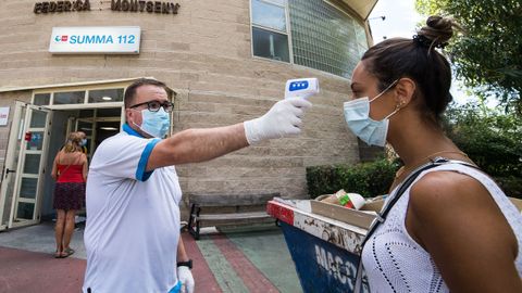 Dispositivo para la realizaci�n de pruebas PCR en el Centro de Salud Federica Montseny, en Madrid
