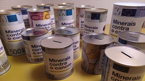 Las huchas que se repartieron dentro del proyecto Minerais contra o cancro