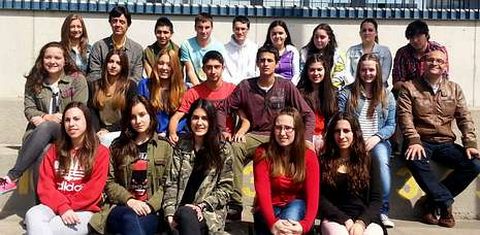 M�s de una veintena de estudiantes se han implicado con el programa �Tal d�a coma hoxe�.