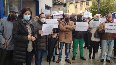 Vecinos de Campomanes se manifiestan pidiendo el regreso de urgencias y el m�dico de guardia