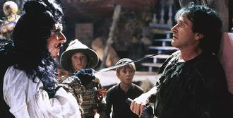 Dustin Hoffman y Robin Williams interpretan al capit�n Garfio y Peter Pan