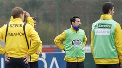 Cuenca, en el medio de sus compa�eros esta ma�ana en Abegondo