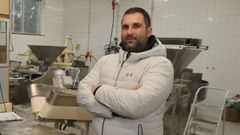 Andr�s �lvarez Barreiro, panadero viveirense que dirige O Forneiro (antiguo O Forno de Pepe), en San Cibrao, Cervo, y tiene reparto por Cervo, Foz, Burela, Xove o Viveiro