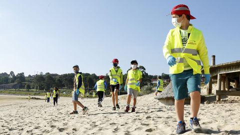 Programa Ludieduca de Jealsa y La Cruz Roja con motivo del d�a de los oc�anos en Barra�a y o Areal