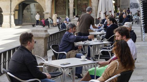 Primer dia de terrazas en la capital ourensana