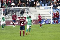 El gol de Jacobo en propia meta hundi� al Pontevedra m�s por lo injusto de la situaci�n que por el marcador en s�. 