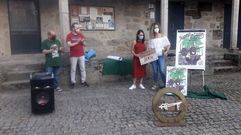 Bel�n V�zquez Caseiro, a autora do cartel, durante a s�a presentaci�n