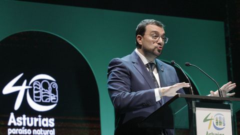 El presidente de Asturias, Adri�n Barb�n