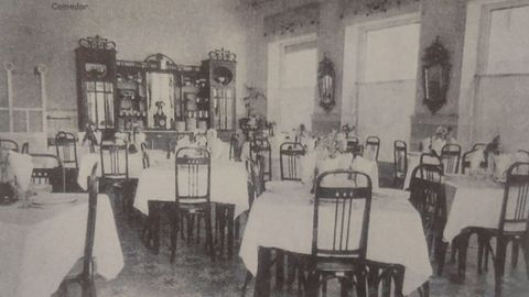 Imagen del comedor del Ideal Room