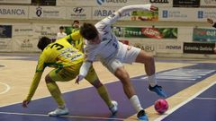 Santa Cruz fue expulsado por doble amarilla.