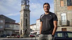 Fran Noguerol, na praza de Cea, � que volver� este Nadal para pasar as vacaci�ns.