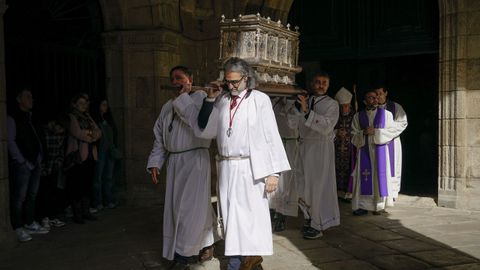 Procesi�n de San Rosendo en Celanova y concentraci�n de cl�sicos en la plaza Mayor