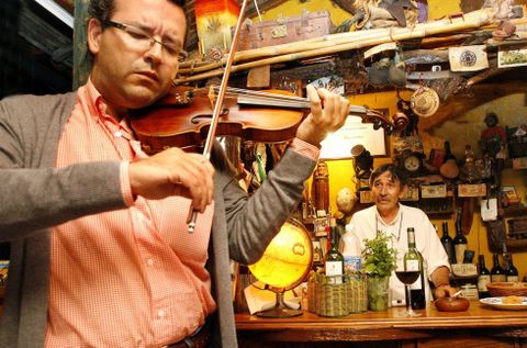 Antonio Seijo, excelente violinista, form parte de Milladoiro. 