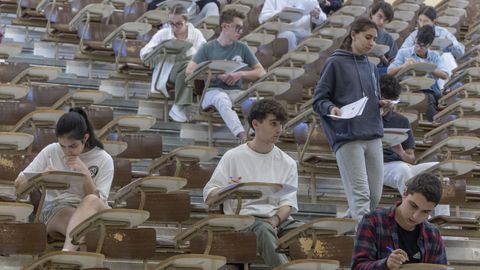 Estudiantes realizando la PAU en una imagen del curso pasado