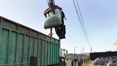 Recogida de pl�sticos en Mazaricos en foto de archivo