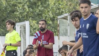 Carlos de Lerma, en el partido ante el Lal�n en el campo de O Doce