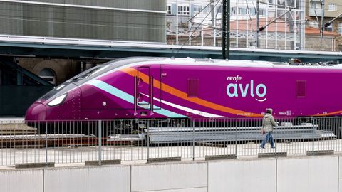 Tren Avril en la estaci�n ferroviaria de Santiago, en marzo de 2024.