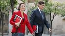 El presidente de la Generalitat, Salvador Illa, acompa�ado de la consellera de Econom�a y Finanzas, Alicia Romero, a su llegada al reuni�n extraordinaria del Govern en la que se aprobar� este viernes el proyecto de presupuestos de la Generalitat de Catalu�a para el 2026.