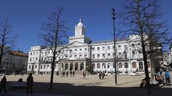 Vista del Ayuntamiento de Ferrol, situado en la plaza de Armas, en foto de archivo.
