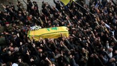 Simpatizantes de Hezbol� durante el funeral de Wissam Tawil en el sur del L�bano.