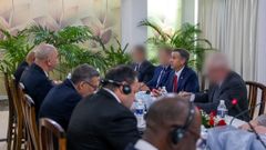 Fotograf�a difundida por la Agencia Central de Inteligencia (CIA) de su director, John Ratcliffe reunido con altos funcionarios del Gobierno de Cuba este jueves, en La Habana
