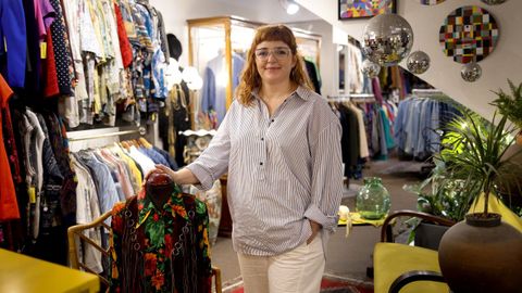 María Fernández, propietaria de la tienda coruñesa Vintage and Coffee.