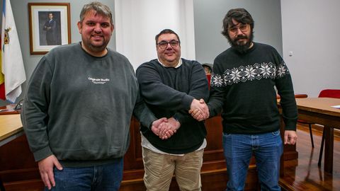 Manuel Seijas, Francisco P�rez y Ricardo Su�rez escenificaron el acuerdo alcanzado para aprobar los presupuestos.