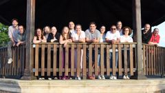 Quince personas integran la comisi�n de fiestas. En la imagen, en el Palco da M�sica del Parque Anll�ns
