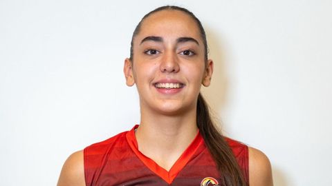 Aina Ginest&agrave;, nueva jugadora del CV Emev&eacute; Lugo 2026-2027.
