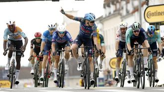 Merlier celebrando la victoria de etapa en el Tour de Francia