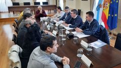 La reuni�n de la Mesa da Auga en Ribadeo, tras anunciarse la licitaci�n de la nueva tra�da