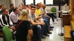 Imagen del 16 de septiembre de los doce acusados de traer 60 kilos de hero�na en cami�n a Caldas de Reis en el 2017