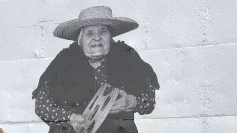 Mar&iacute;a Tarr&iacute;o foi unha das homenaxeadas polo Concello de Valga co gallo do 17 de maio do ano pasado.