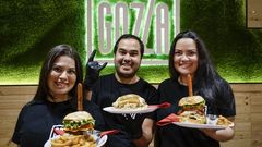 Eliannys, Gustavo y Aleynis en Gozza