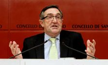 En los 17 meses transcurridos de mandato Santiago ha visto como sus dos alcaldes -Conde Roa y Curr�s- est�n inmersos en procesos judiciales sin resolver.