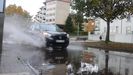 La lluvia llena de agua las calles de Lugo