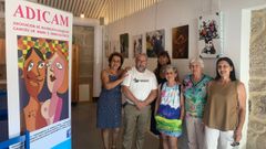 Miembros de ADICAM en la inauguraci�n de la exposici�n de pintura en Mendu��a