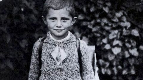 Joseph Ratzinger, a los cinco aos, en una imagen proporcionada por la Arquidicesis de Munich y Freising.