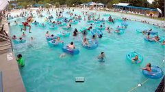 Rescate de un ba�ista en el�Whirlin' Waters Adventure Park