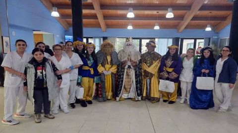 Los Reyes Magos, durante su visita a la residencia de mayores de Sober