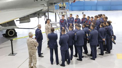 La princesa Leonor de Borb�n, durante su visita a la Base A�rea de Los Llanos en Albacete