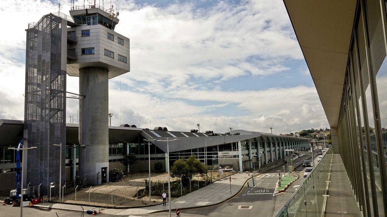 Aena rebaja 800.000 euros a las aerolíneas que vuelen de Vigo a Londres y 630.000 a París