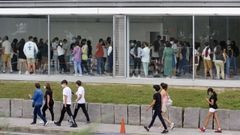 Colas en Expocoru�a durante una jornada de vacunaci�n de adolescentes a mediados de septiembre