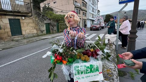Desfile de comparsas de Muros