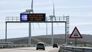 Paneles que informan del radar de tramo en O Fiouco, en la A-8 entre Abadn y Mondoedo