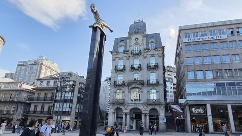El Sireno, de Leiro, y el edificio Sime�n, de los G�mez Rom�n, resaltan en la Porta do Sol