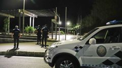 Vigilancia de la polic�a local durante una noche de movida en Santiago