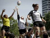 Imagen de una touch en el partido entre el CRAT y el Getxo disputado en Elvi�a.