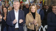Alfonso Rueda, ayer junto a Marta Fernndez- Tapias, responsable del PP de Vigo, y el presidente de la Diputacin de Pontevedra, Luis Lpez, durante su encuentro electoral con retornados y descencientes de la emigracin galega, en Vigo. 